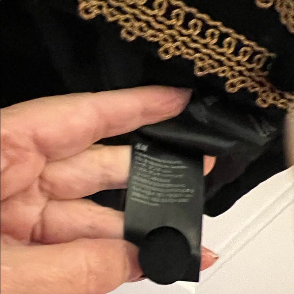H&M Elegant Black Velvet Blazer with metallic Embroidery - Picture 2 of 6